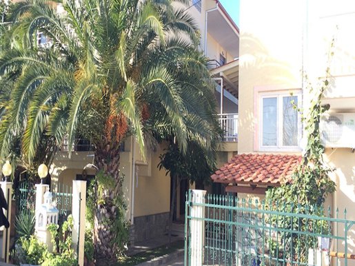 Vila FINIKAS